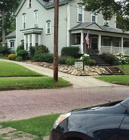 Ottaway Inn Llc Corry Экстерьер фото