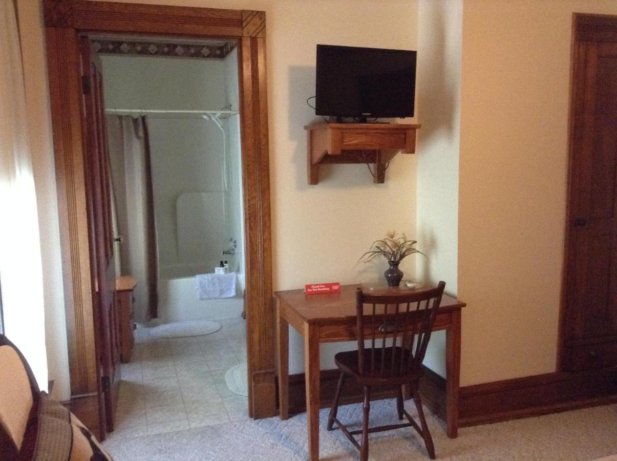 Ottaway Inn Llc Corry Экстерьер фото
